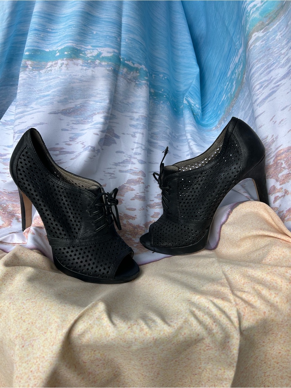 Vince Camuto Black Booties 9/39